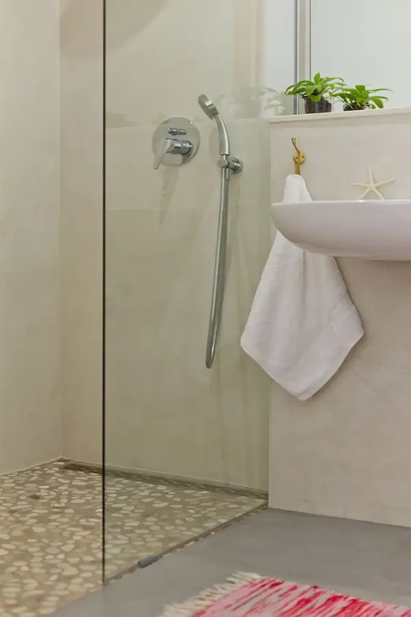 Suniai Oliva Bathroom