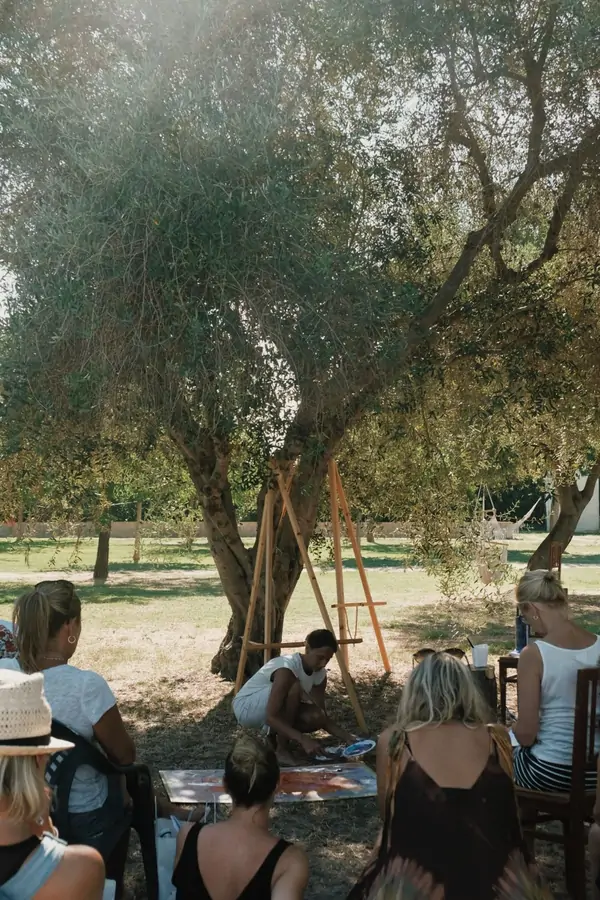 Suniai Oliva Outdoor Art Class