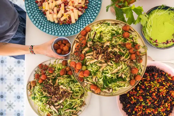 Healthy Vegan Bowls at Suniai Oliva