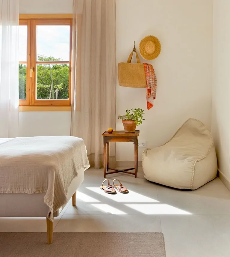 Bright and Spacious Room at Suniai