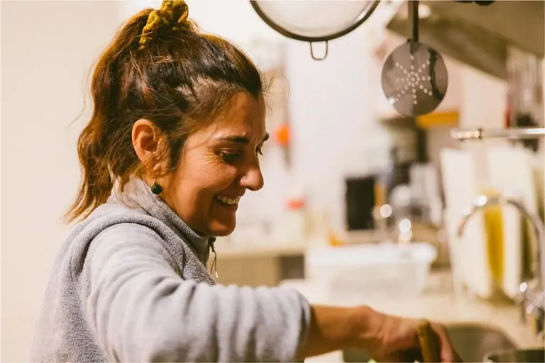 Kocken Pilar Lloret förvandlar färska ingredienser hasta kulinariska mästerverk Upptäck hennes växtbaserade magi på